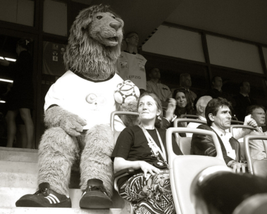 Goleo und Pille beim Eröffnungsspiel der WM 2006